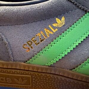 NIB!!! Adidas Handball Spezial Sneakers in blue-grey with Green Stripes